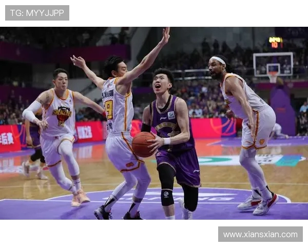 2013年CBA季后赛北京队与山东队激战回顾精彩瞬间与关键时刻分析